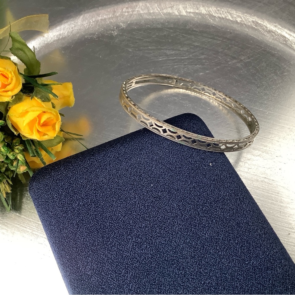 Elegant Silver Bangle Bracelet